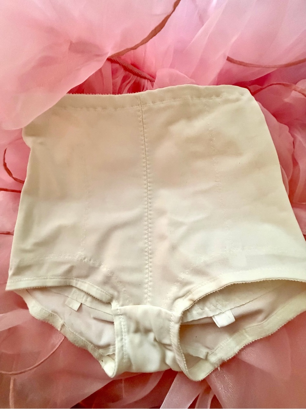 Calling All Vintage Girlies! Custom designed Marilyn/Madonna bra and girdle - Picture 4 of 11
